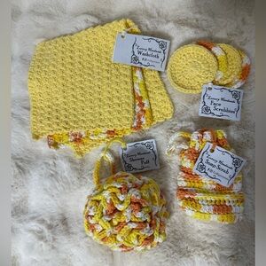 Sunny Threads Vibrant Bath Essentials Set